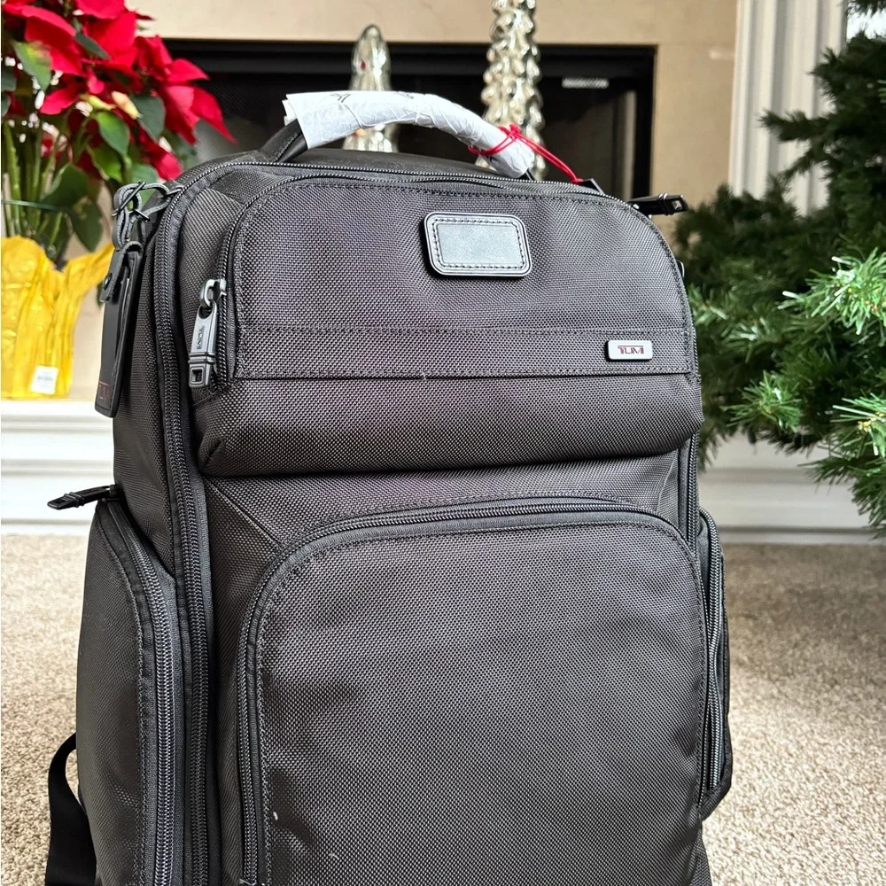 TUMI Men's Backpack in Classic Black